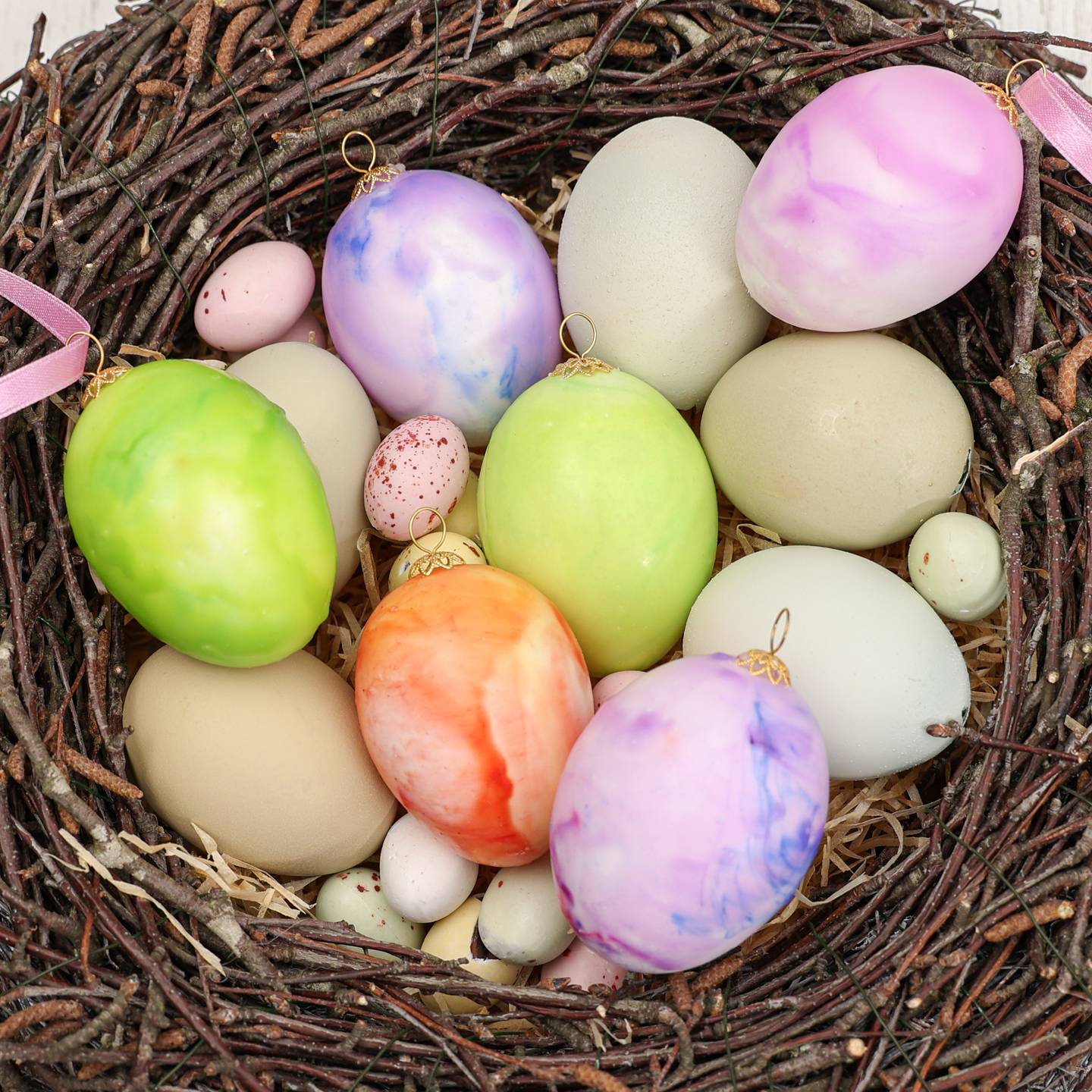 Vaxdekorerade &auml;ggskal