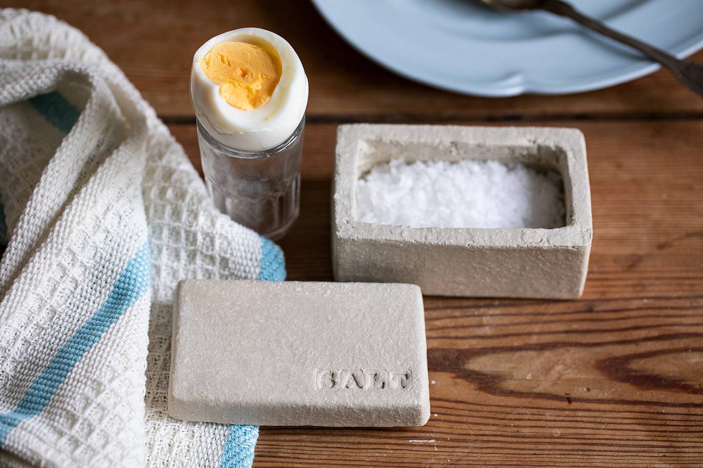 Saltkar i stengodslera