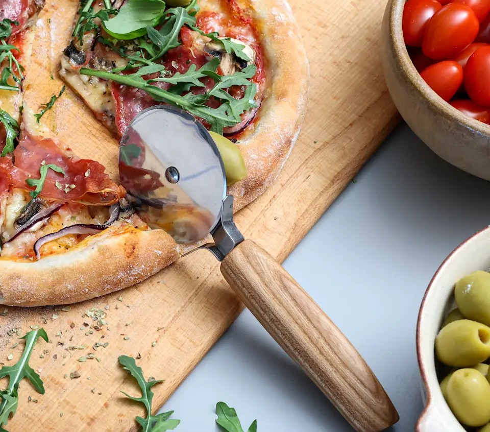 &Auml;ntligen tillbaka &ndash; g&ouml;r din egen pizzask&auml;rare