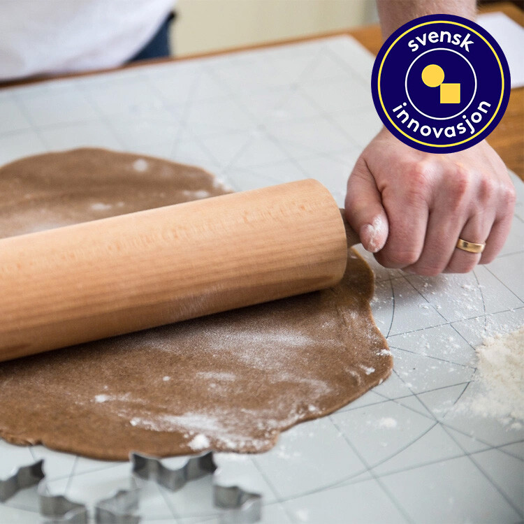 Stor bakematte med mål og skalaer, 90x55 cm Stor bakematte med mål og skalaer, 90x55 cm