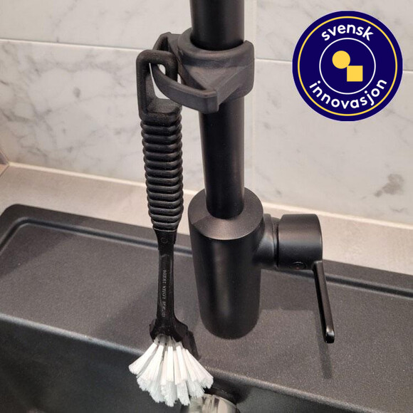 Oppvaskb&oslash;rsteholder til kranen