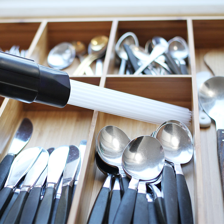 Dammsugarborste med tunna rör Dammsugarborste med tunna rör