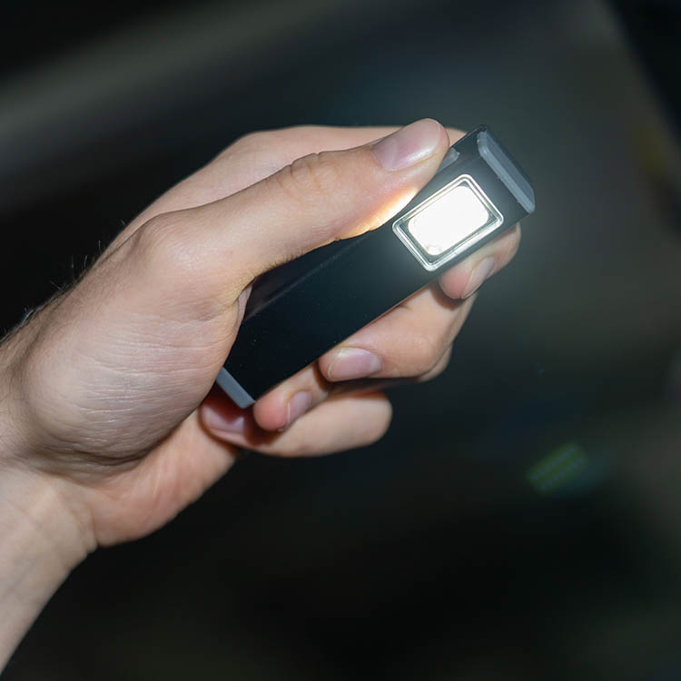 Minilampa med klämma