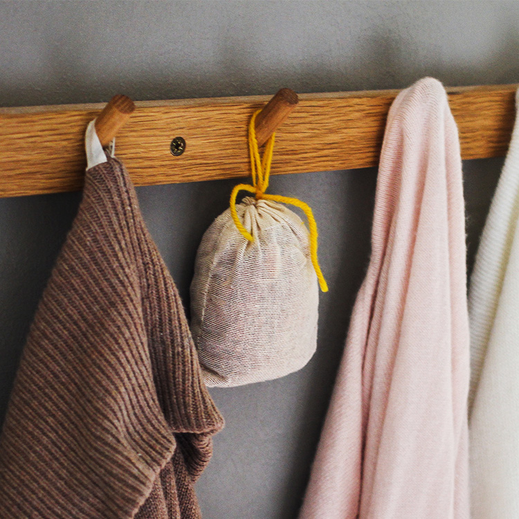 Doftp&aring;sar med r&ouml;dcedertr&auml;, 6-pack