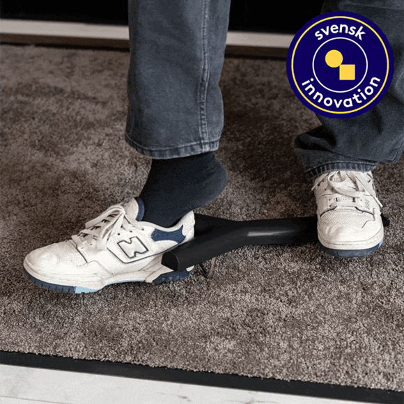 St&ouml;velknekt med skohorn