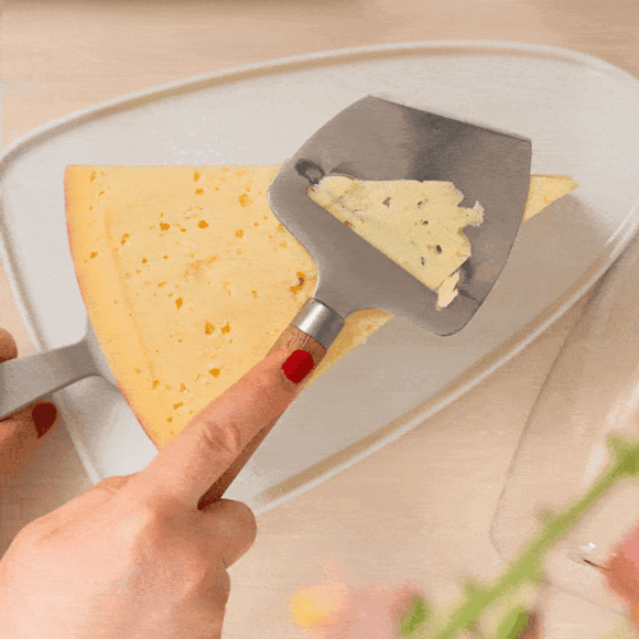 Osthyvel med ostkniv