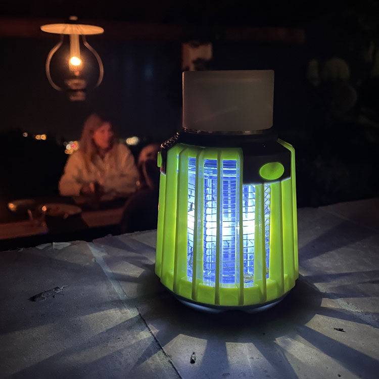 Myggf&auml;lla med campinglampa