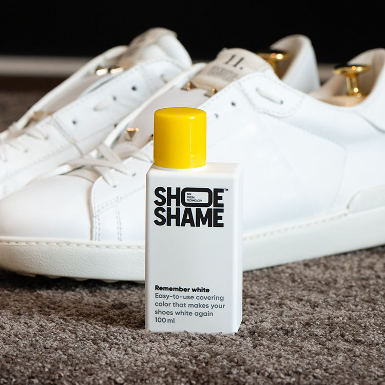 Skof&auml;rg till vita sneakers