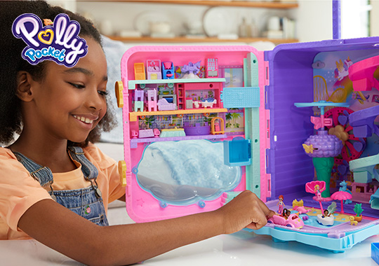 Polly Pocket Pollyville Resort Playset Rolling Suitcase