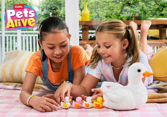 Pets Alive by ZURU Mommy Duck & Baby Surprise Plush Set