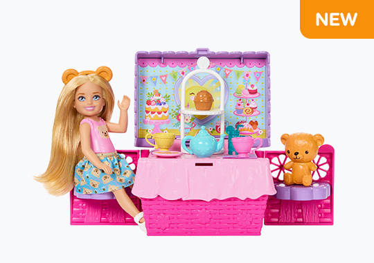 Barbie Family & Friends Playset Tea Party Picnic with Chelsea Doll