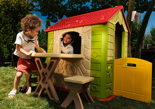 Deluxe Play House with Table and Chairs