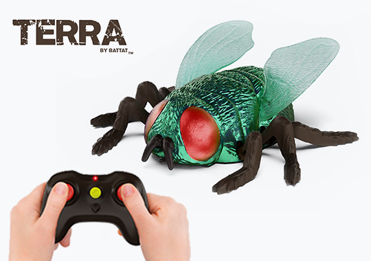 Terra by Battat Remote Control Wall Climbing Green Bottle Fly