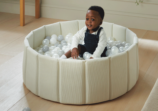 Play Factory Foam Ball Pit with 150 Balls Pink / Ivory