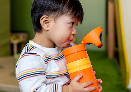 Tommee Tippee Superstar Flip Top Sippy Cup 18 Months+ Assortment
