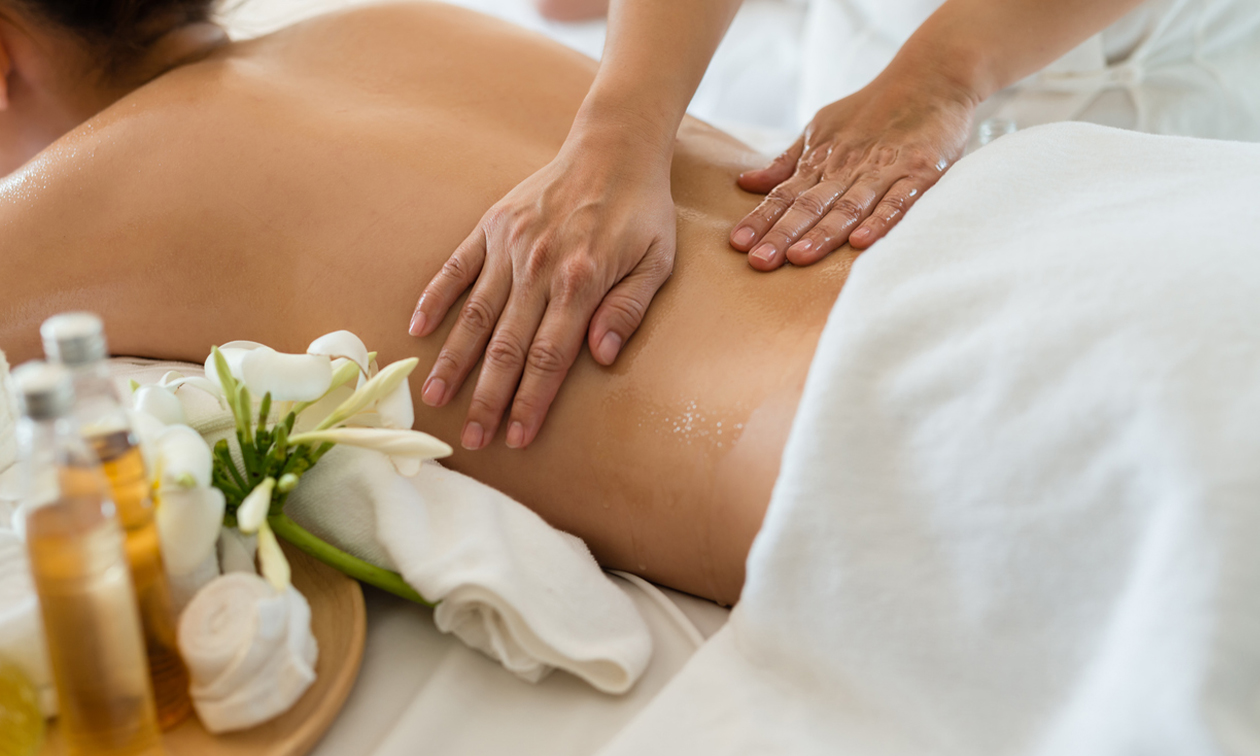 Balinese massage (60 min) incl. voetscrub + koffie/thee voor 1 of 2 personen