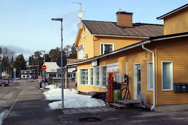 Keskusliikkeen huolto siirtyy katutason tiloihin: Itsepalvelupiste pyöräilijöille, huoltoon voi tuoda koneita ympäri vuorokauden