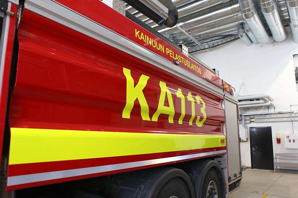 Kolmen auton peräänajo Sotkamossa perjantaina