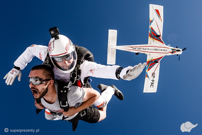 Skok spadochronowy z filmem i zdjęciami - Poznań (Kobylnica) 