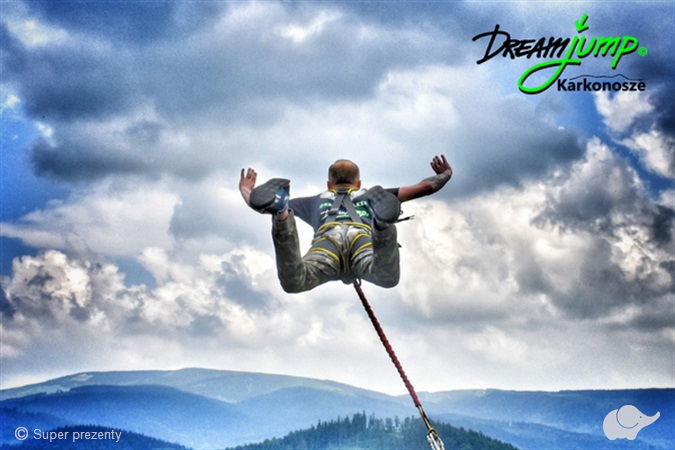 Dream Jump ze 100 metrowej wieży u stóp Karkonoszy 