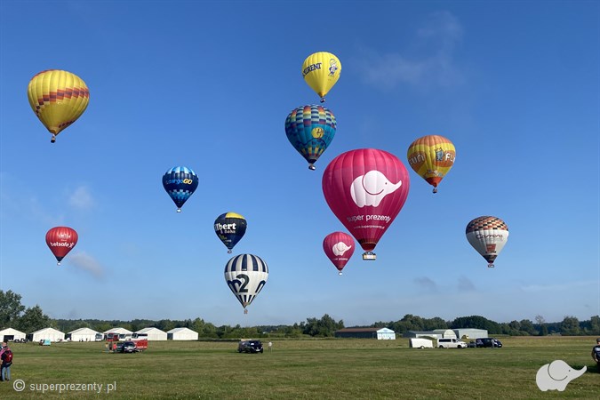 Niesamowity LOT BALONEM!