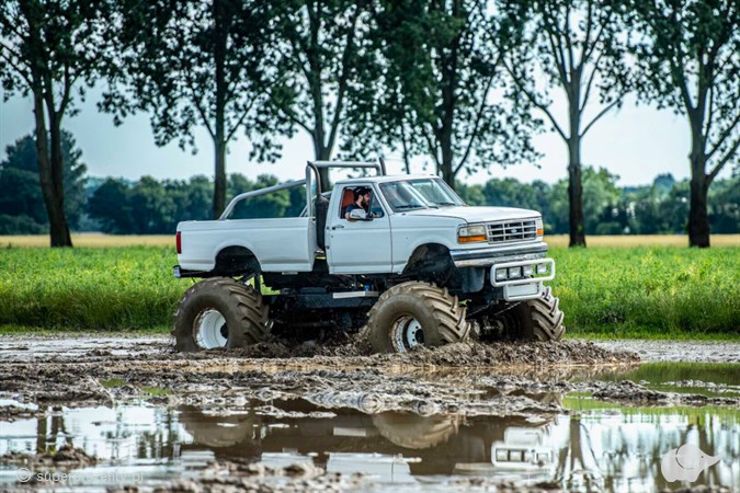 Jazda Monster Truckiem 