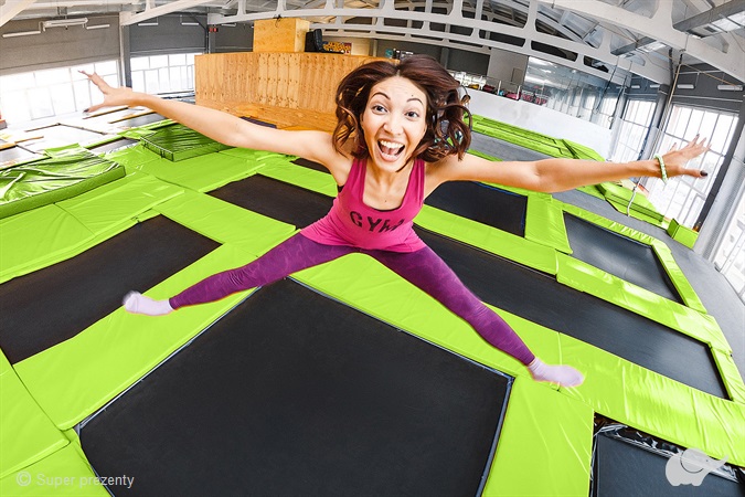 Zabawa w Parku Trampolin w Warszawie