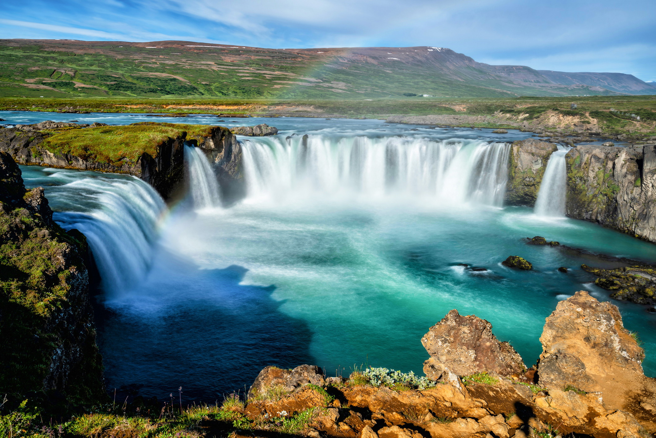 https://cdn.sweetdeal.dk/media/68/14/da/1730452677/Gullfoss_GettyImages-1137847099.jpg?width=3000 