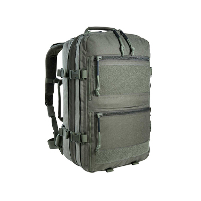 Foto eines taktischen Einsatz- und Notfallrucksacks – Tasmanian Tiger TT Modular Grab Pack 30 IRR – in steingrau-oliv. Robuster 30-Liter-Rucksack aus IRR-Cordura mit modularen Tragesystem- und Organisationsfunktionen, zwei großvolumigen Hauptfächern mit umlaufenden Reißverschlüssen, gepolsterten Schultergurten und MOLLE-Befestigungspunkten. Konzipiert für schnellen Zugriff und vielseitige Nutzung im Outdoor-, Einsatz- oder Überlebensbereich.