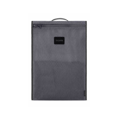 Tasmanian Tiger TACWRK Laundry Mesh Bag in Titan Grey - atmungsaktiver Netzbeutel mit Reißverschluss und Tragegriff.