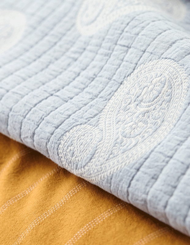 Abbey paisley coverlet set DB/QB