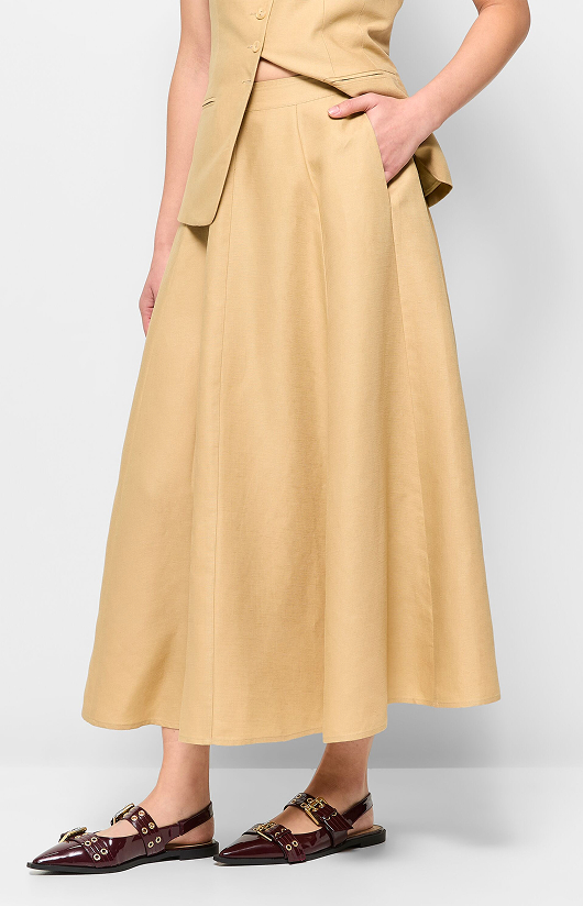 Cool comfort meets everyday chic 