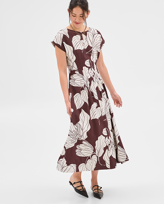 Sleeveless pintuck waist midi dress