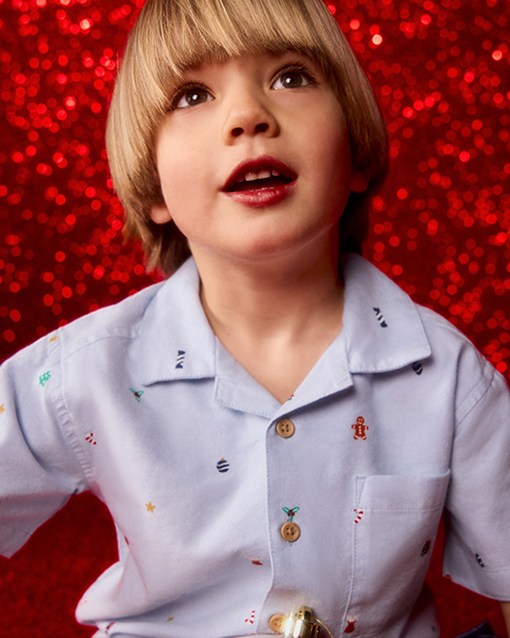 Christmas print shirt. Sizes 1-8