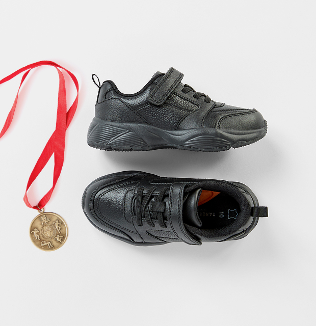 The leather hybrid school sports shoe