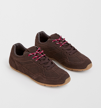 Retro low profile sneaker