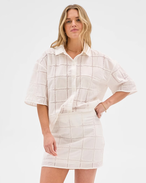 Embroidered mini skirt 