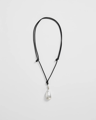 Metal teardrop pendant necklace