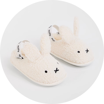 Kids’ slippers