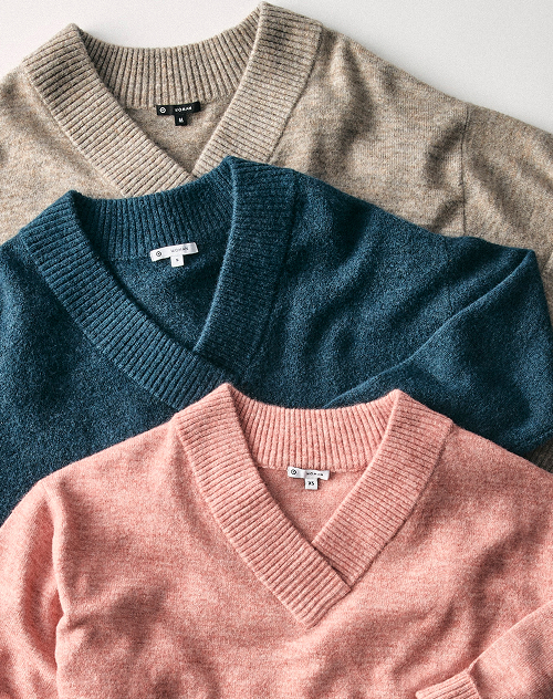 V‑neck plush lofty knit style