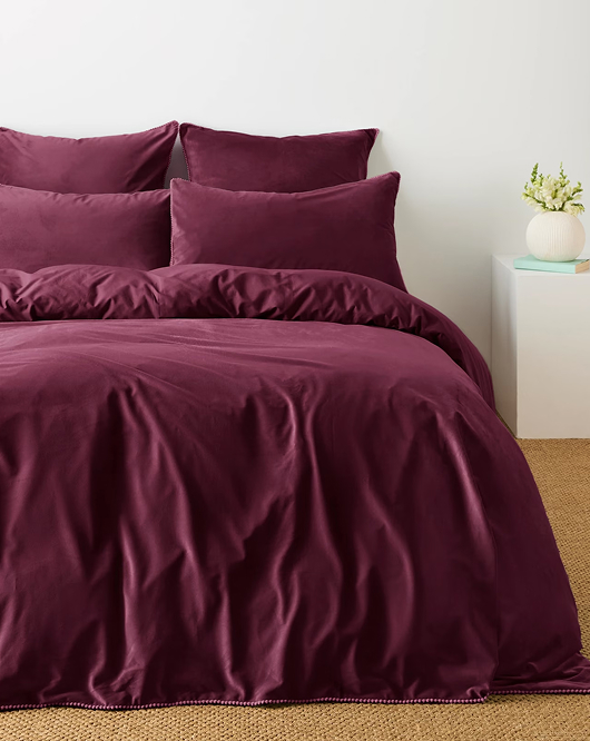 Lacy velvet quilt cover set