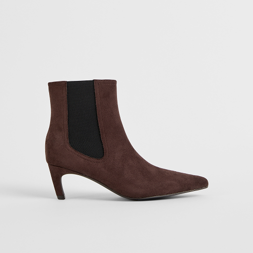 Gusset kitten heel boots