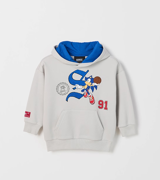 Sonic the Hedgehog oversized hoodie. Size 3-8