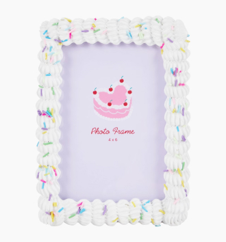 Whipped sprinkle photo frame. 4in. x 6in