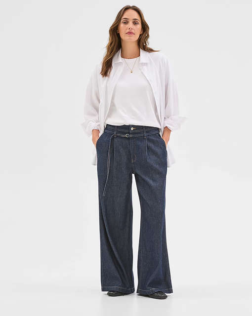 Belted slouch denim jeans