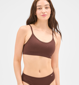 Lily Loves rib and lace seamfree crop top