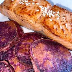 Losos s fialovými zemiakmi