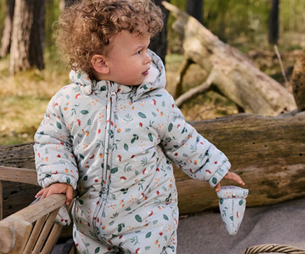 Badtextilien, Beauty-Accessoires & Möbel 