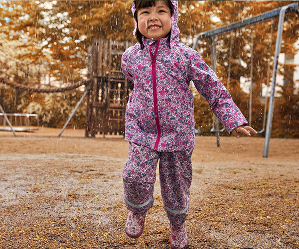 Badtextilien, Beauty-Accessoires & Möbel 