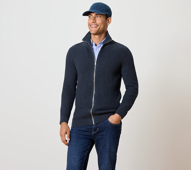 Badtextilien, Beauty-Accessoires & Möbel 